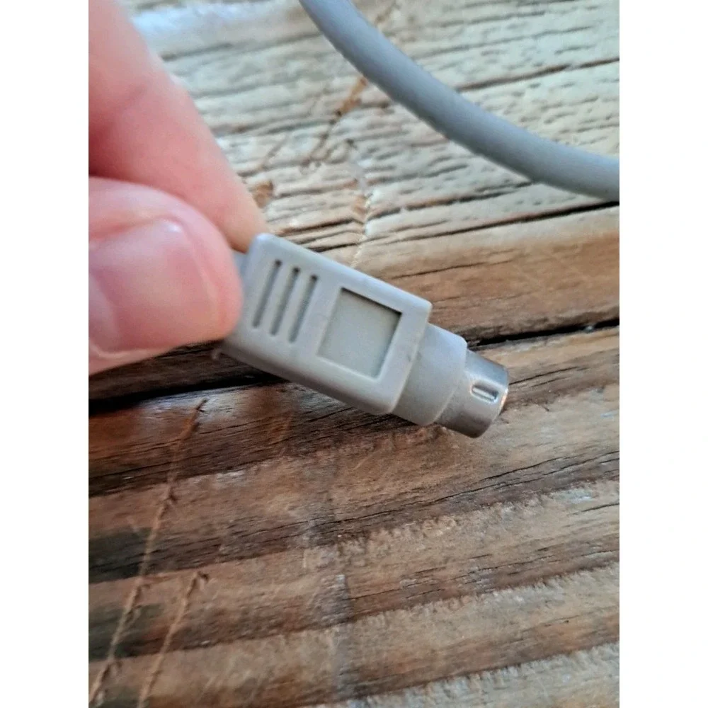 Vintage Unbranded Mini 8 Pin DB 9 Male Micro Connector Cable for Apple Mac ?